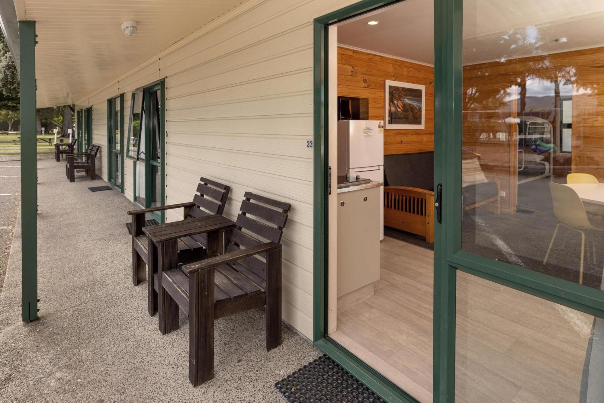Motueka Top 10 Holiday Park Екстер'єр фото