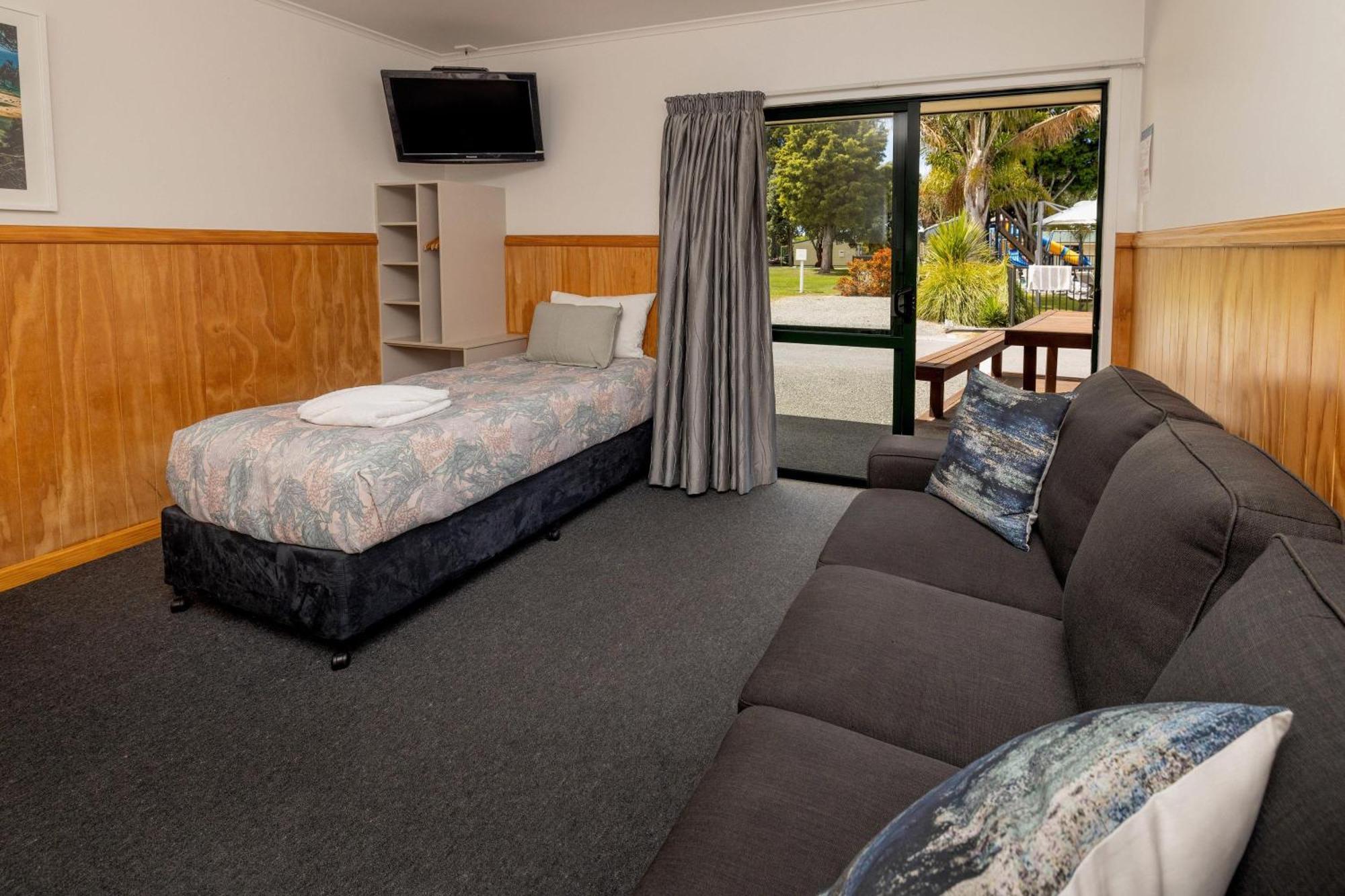 Motueka Top 10 Holiday Park Екстер'єр фото