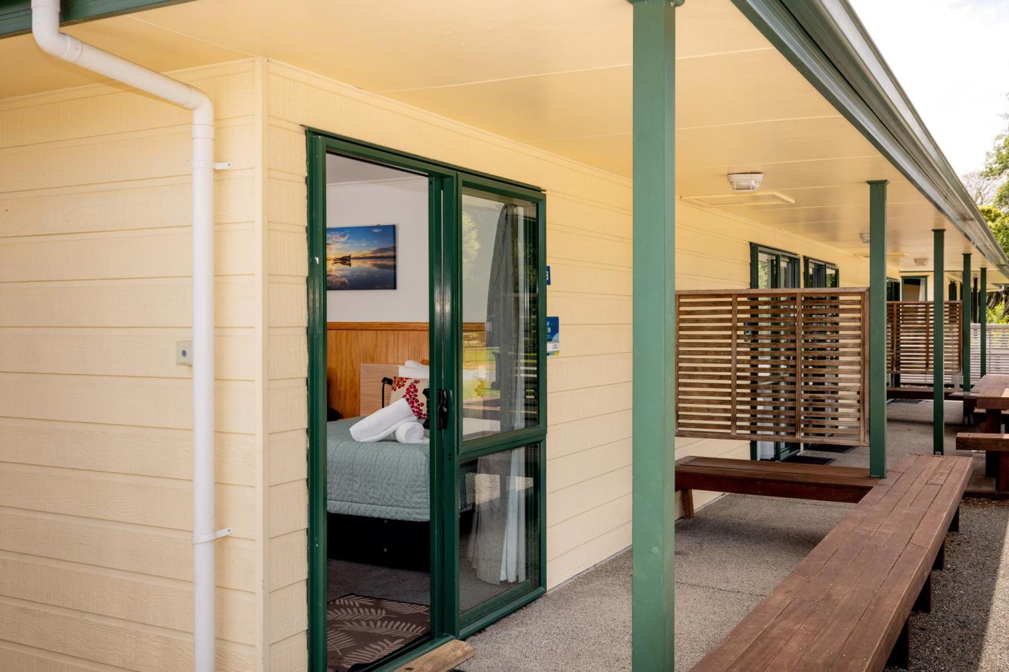 Motueka Top 10 Holiday Park Екстер'єр фото