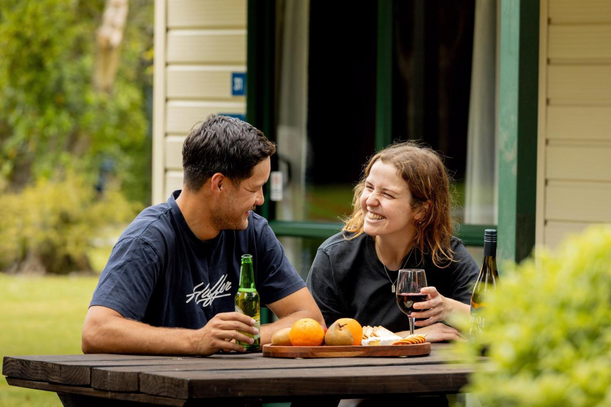 Motueka Top 10 Holiday Park Екстер'єр фото