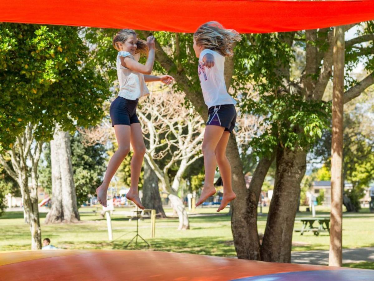 Motueka Top 10 Holiday Park Екстер'єр фото